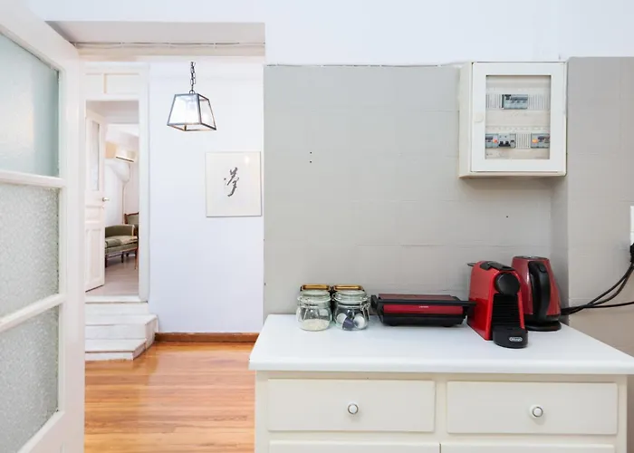 Beautiful Neo-Classic Apartment In Exarchia