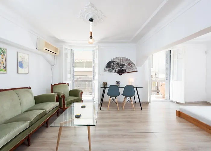 Beautiful Neo-Classic Apartment In Exarchia
