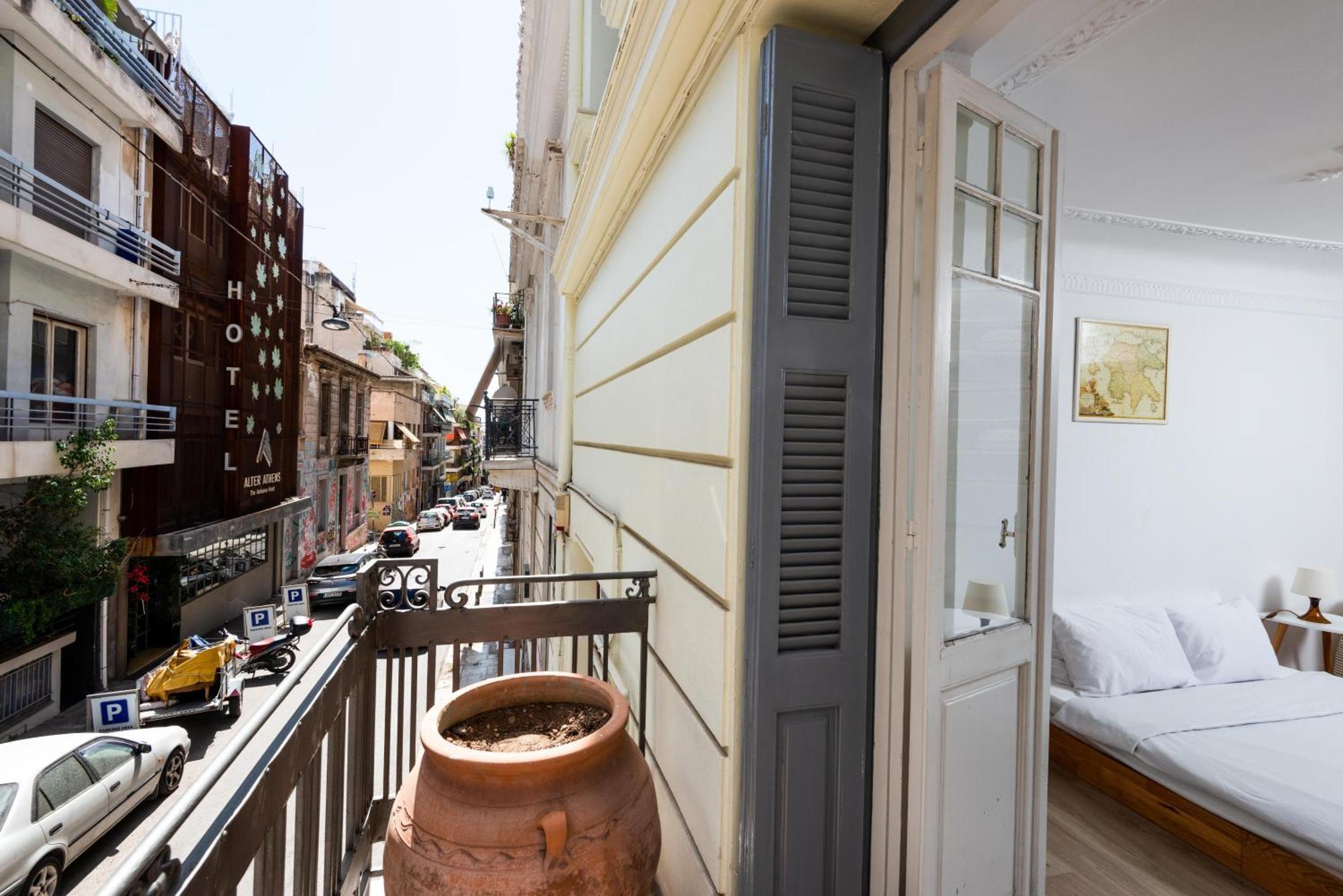 Apartment Beautiful Neo-classic In Exarchia *